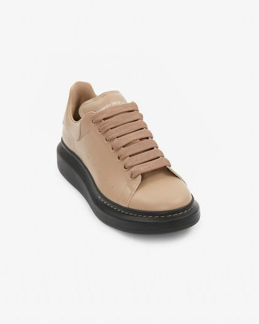 Men's Oversized Sneaker in Black/Beige