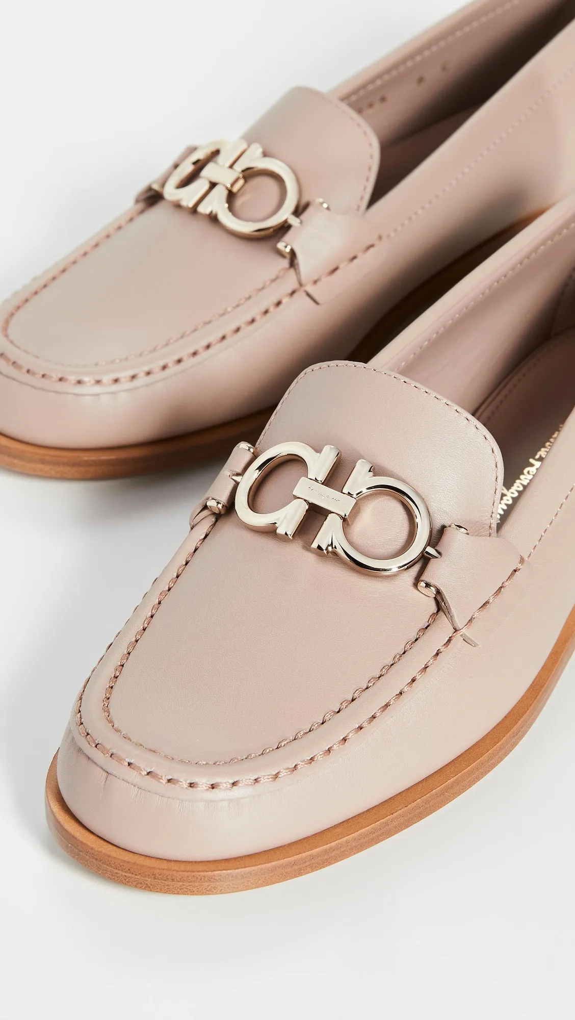 SALVATORE FERRAGAMO Rolo Women's 725789 Adobe Stone Shoe Size 5.5 D MSRP $850